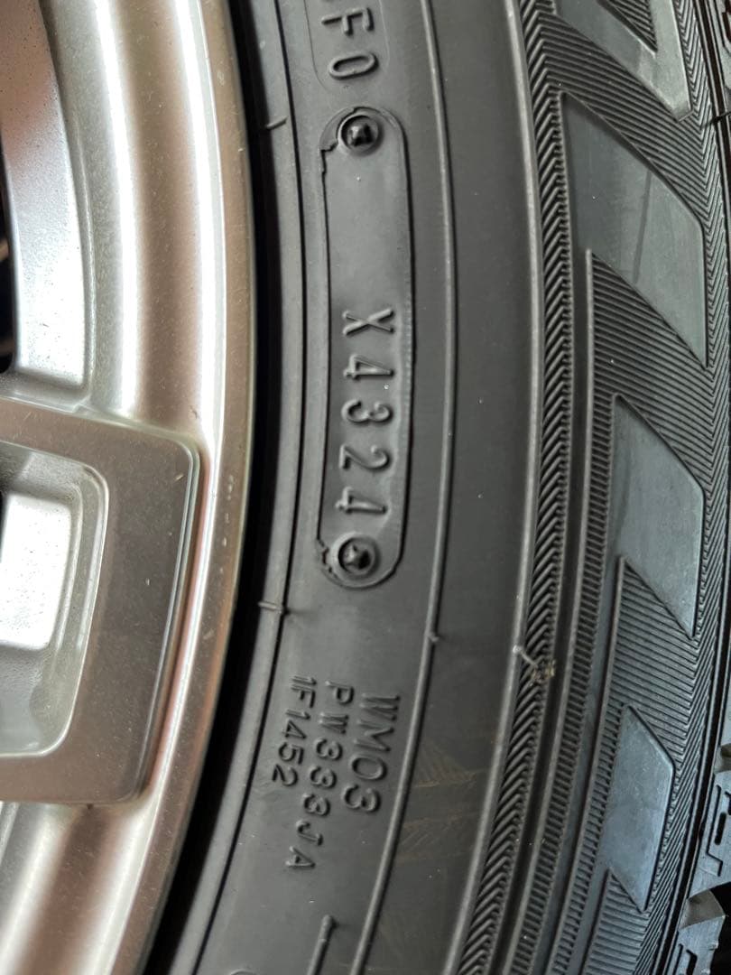 235/55R19 スタッドレスタイヤ 235/55R19 スタッドレスタイヤ