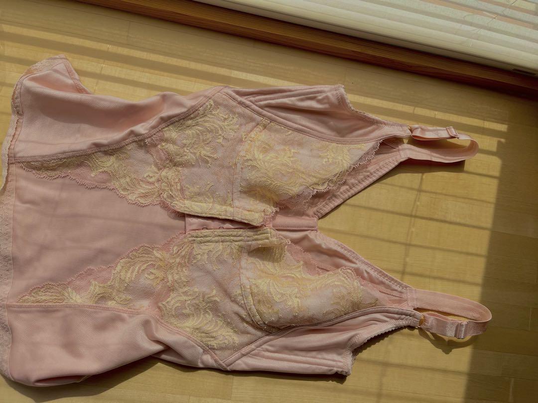 【ほぼ未使用】マルコ　カーヴィシャスコントロールキャミソール（75）