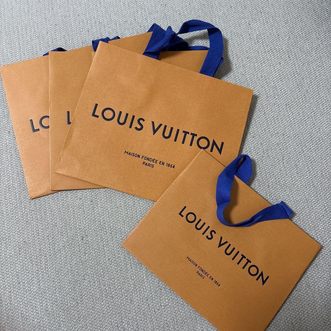 LOUIS VUITTON ショップ袋 4枚セット（中3枚、小1枚） - メルカリ
