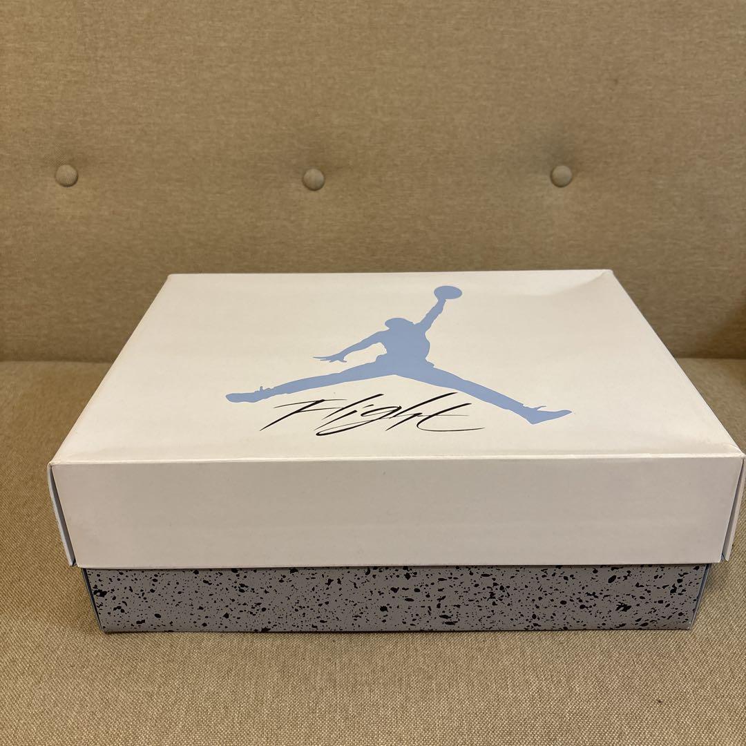 Air Jordan 4 ユニバーシティブルー