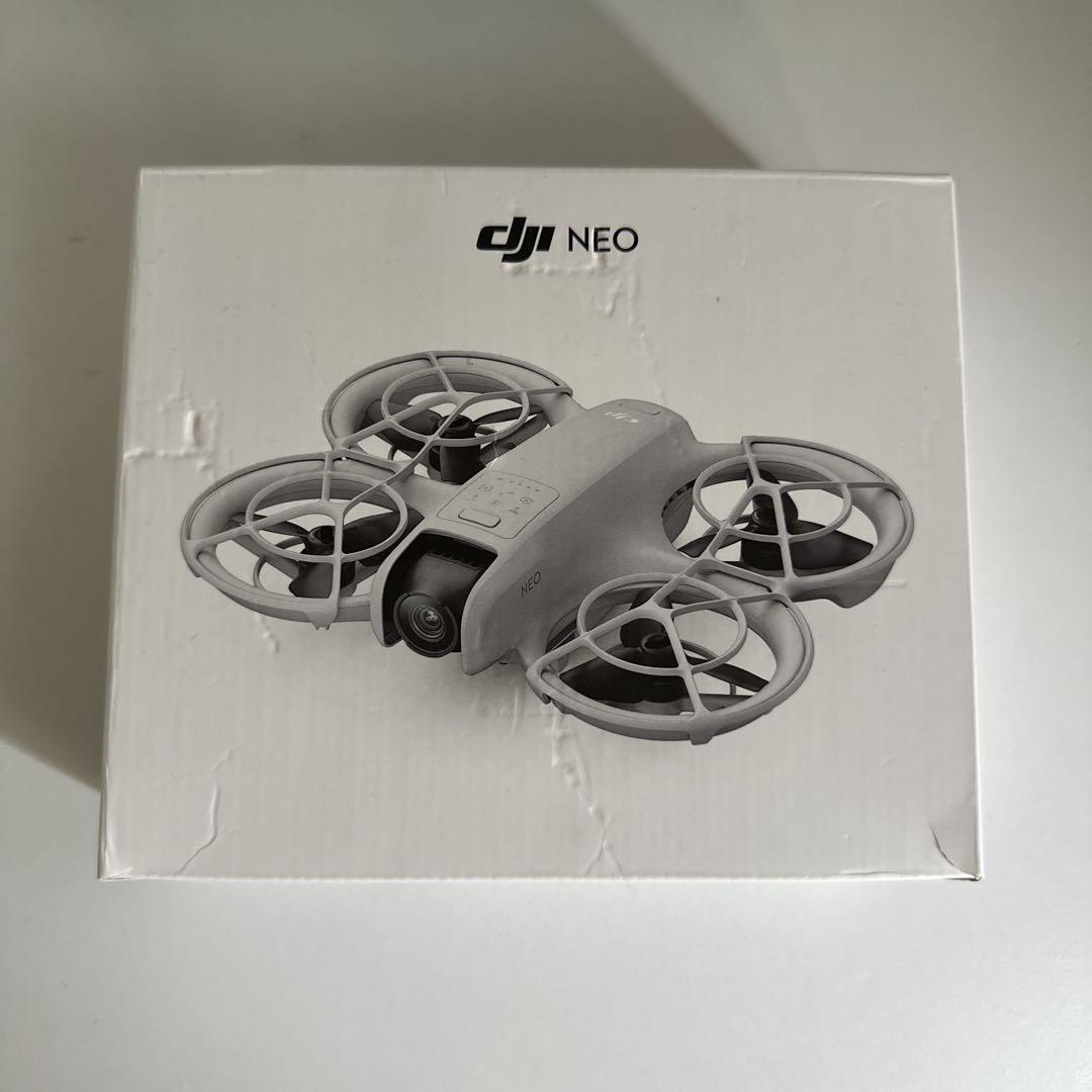 DJI Neo ドローン