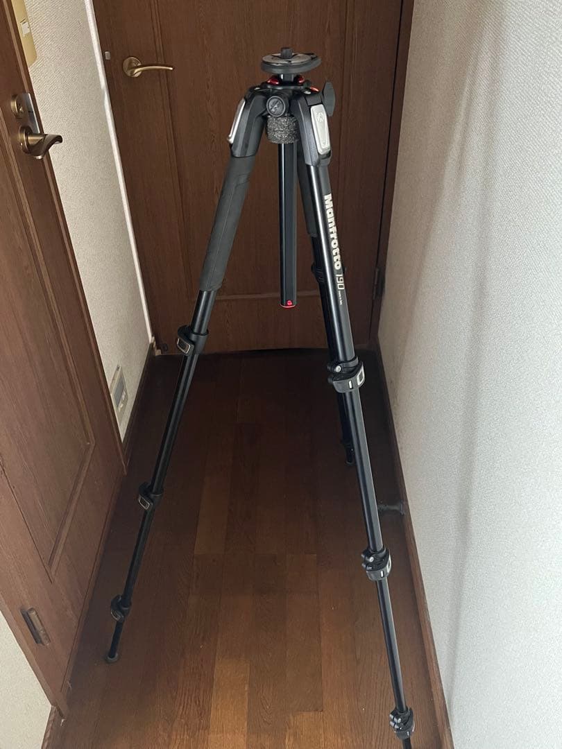 Manfrotto MT190XPRO4 アルミ三脚　ケース付　中古