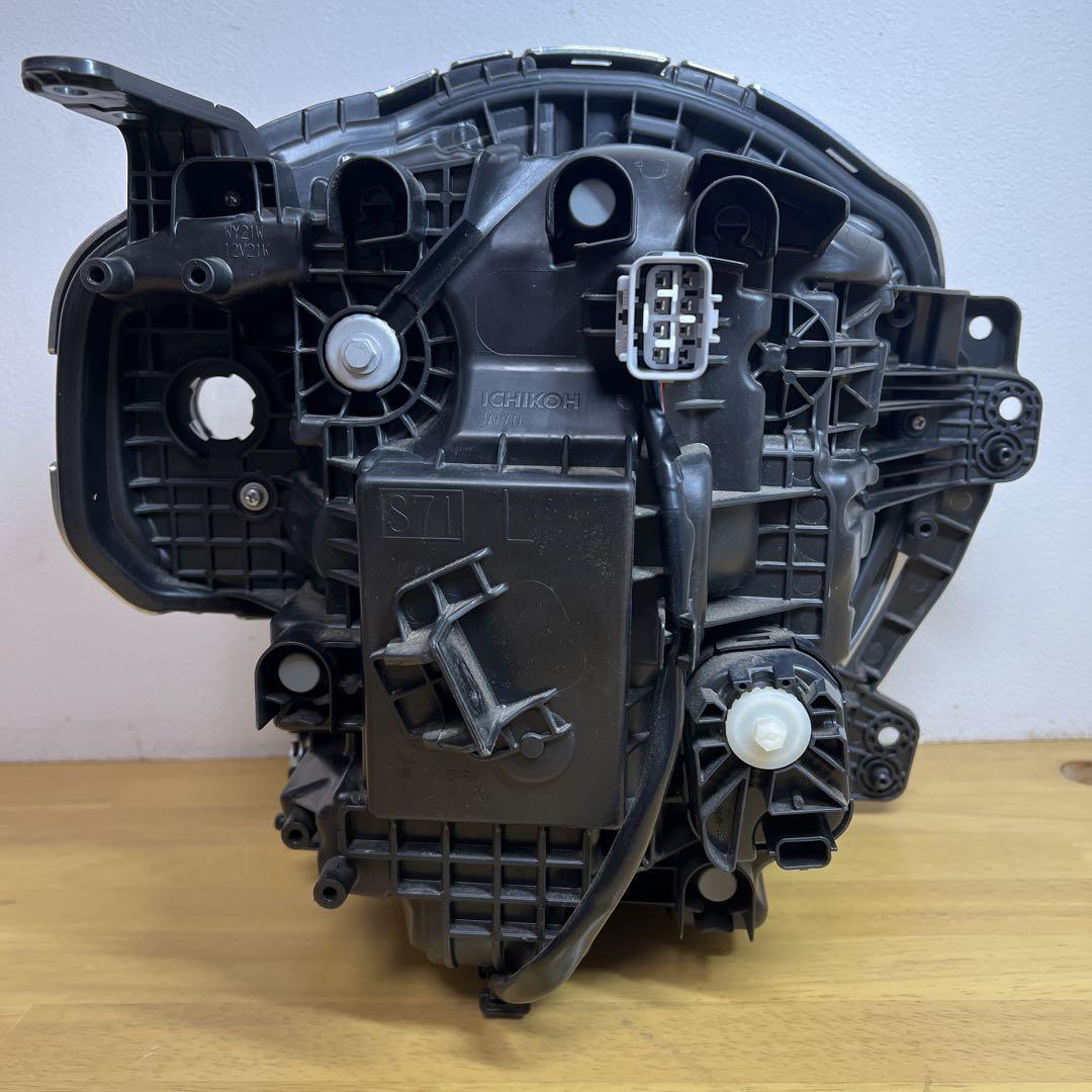 SUZUKI ハスラー MR92S 左ヘッドランプ