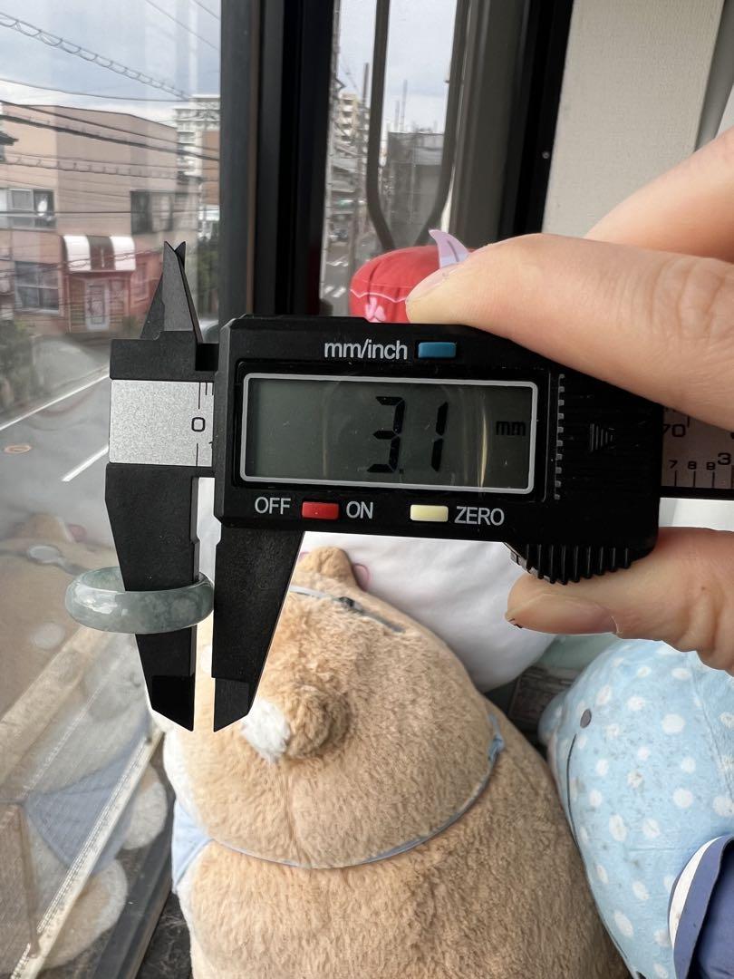 天然翡翠　ミャンマー産A貨　本翡翠　くりぬき　リング