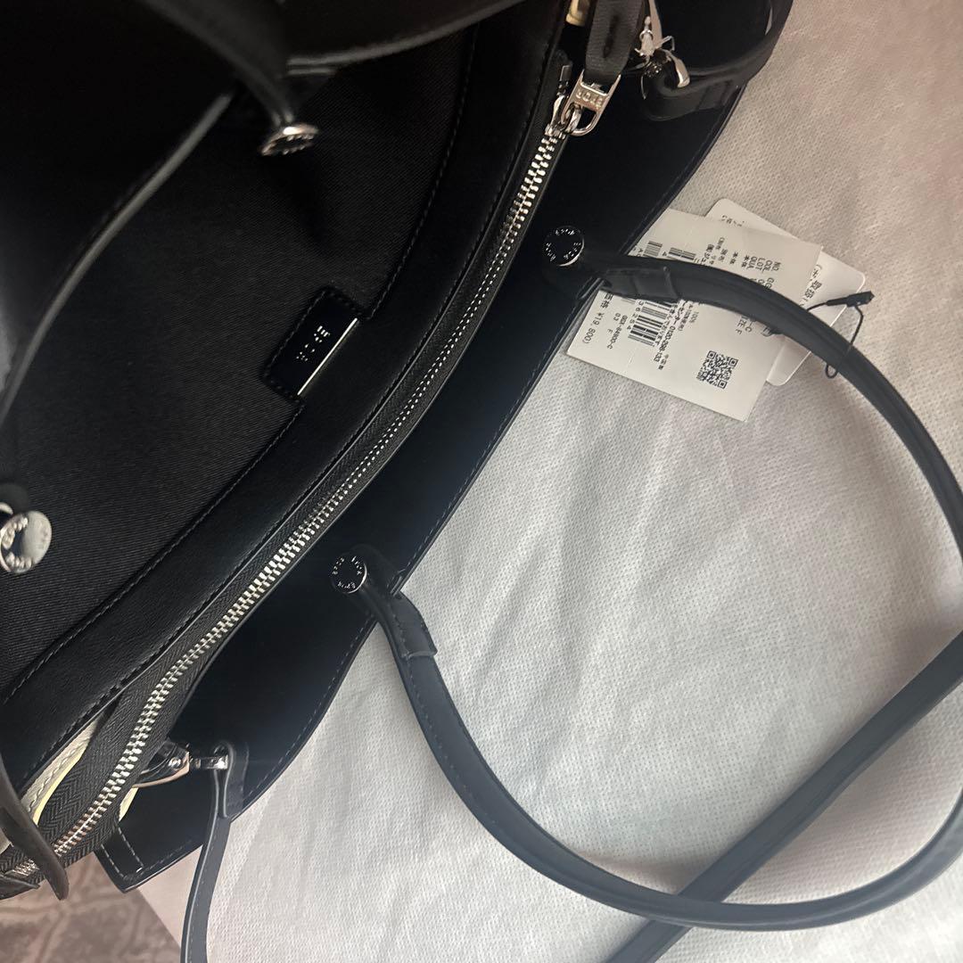 新品タグ付き 【E'POR】Y BAG Large【A4対応】ブラック 新品タグ付き 【E'POR】Y BAG Large【A4対応】ブラック