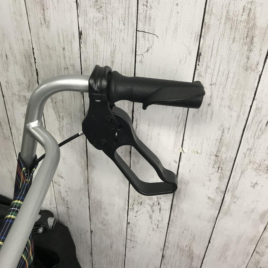 【美品】車椅子 小型、超軽量 ポータブル 高齢者/障害者/子供 D