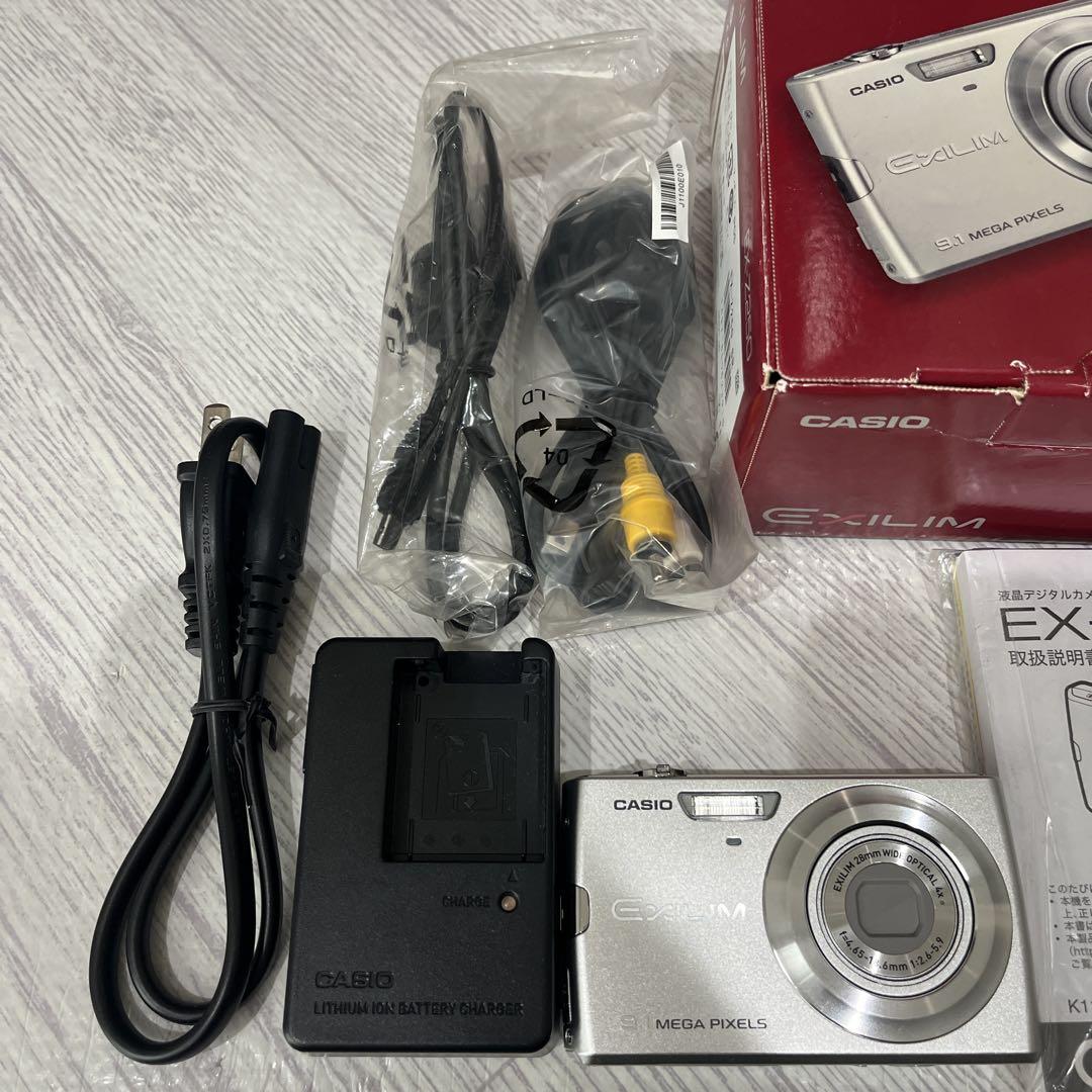 CASIO EXILIM EX-Z250 12メガピクセル　シルバー