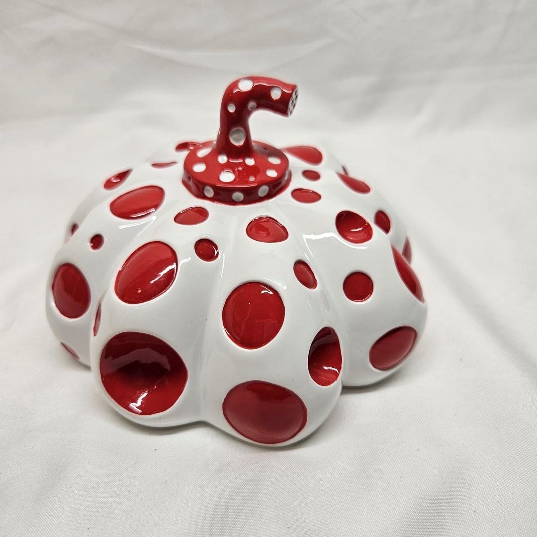 う*ん様 Yayoi Kusama Naoshima Pumpkin White