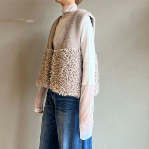 新品タグ付 パシオーネ カフネ 大人気 ボア ベスト ベージュ Mサイズ