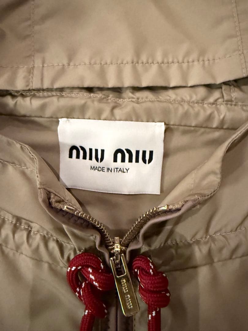 MIU MIU テクニカルファブリック プルゾンジャケット