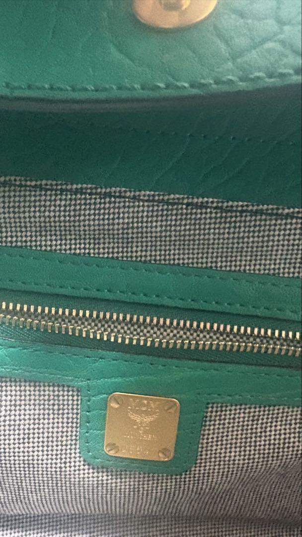 2 way MCM グリーン ハンドバッグ ショルダーストラップ付き。