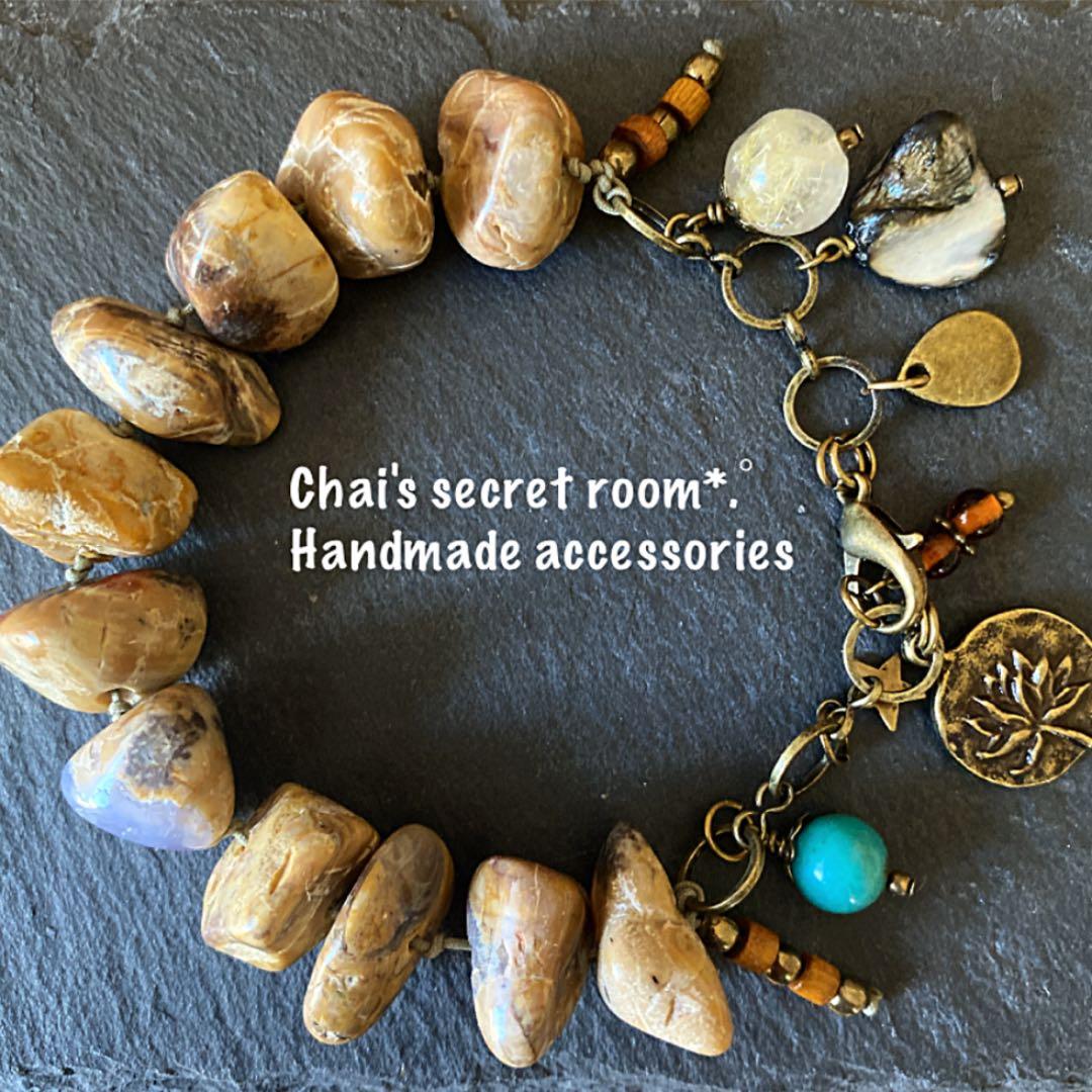 No.1142 母岩付きカルセドニー/ルチル/ターコイズのアラビアン