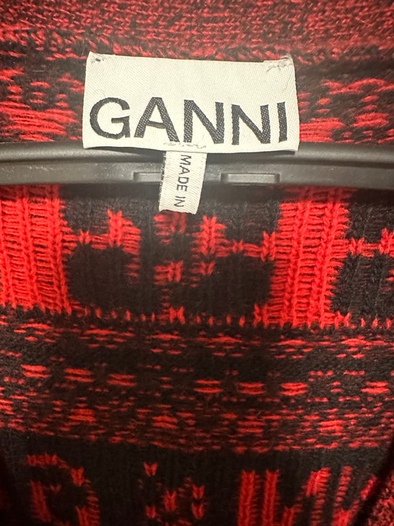 美品 GANNI 赤黒柄編み カーディガン 美品 GANNI 赤黒柄編み カーディガン