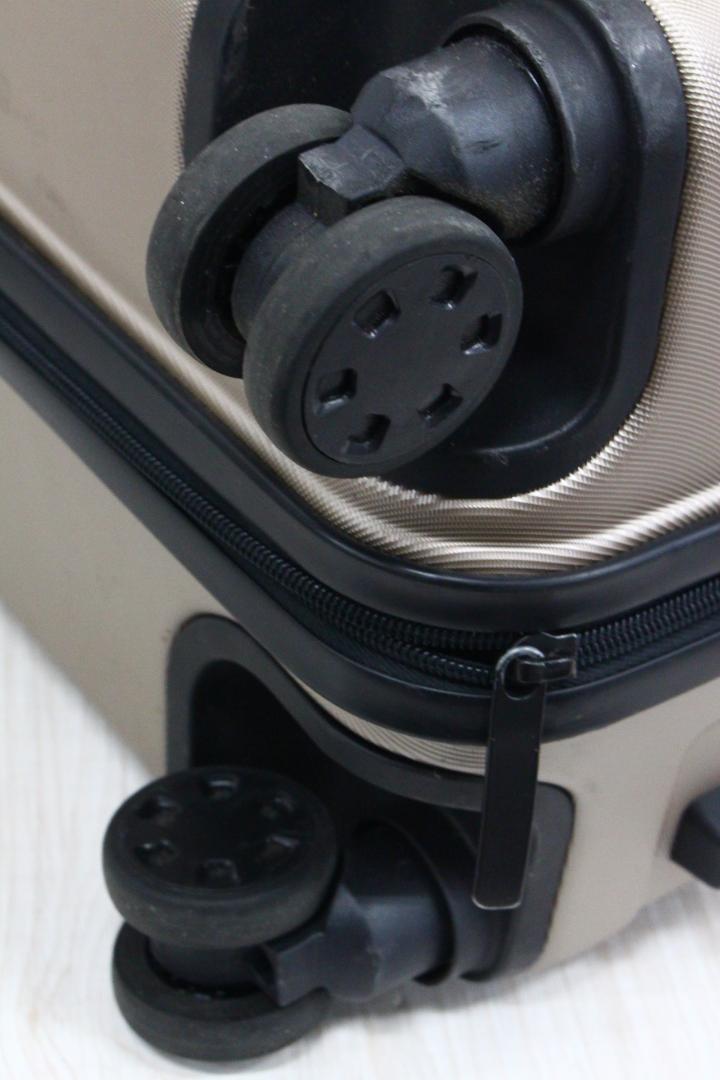 ▲MUJI 無印良品 ハードキャリーケース 中型  62L キー2本付き♪