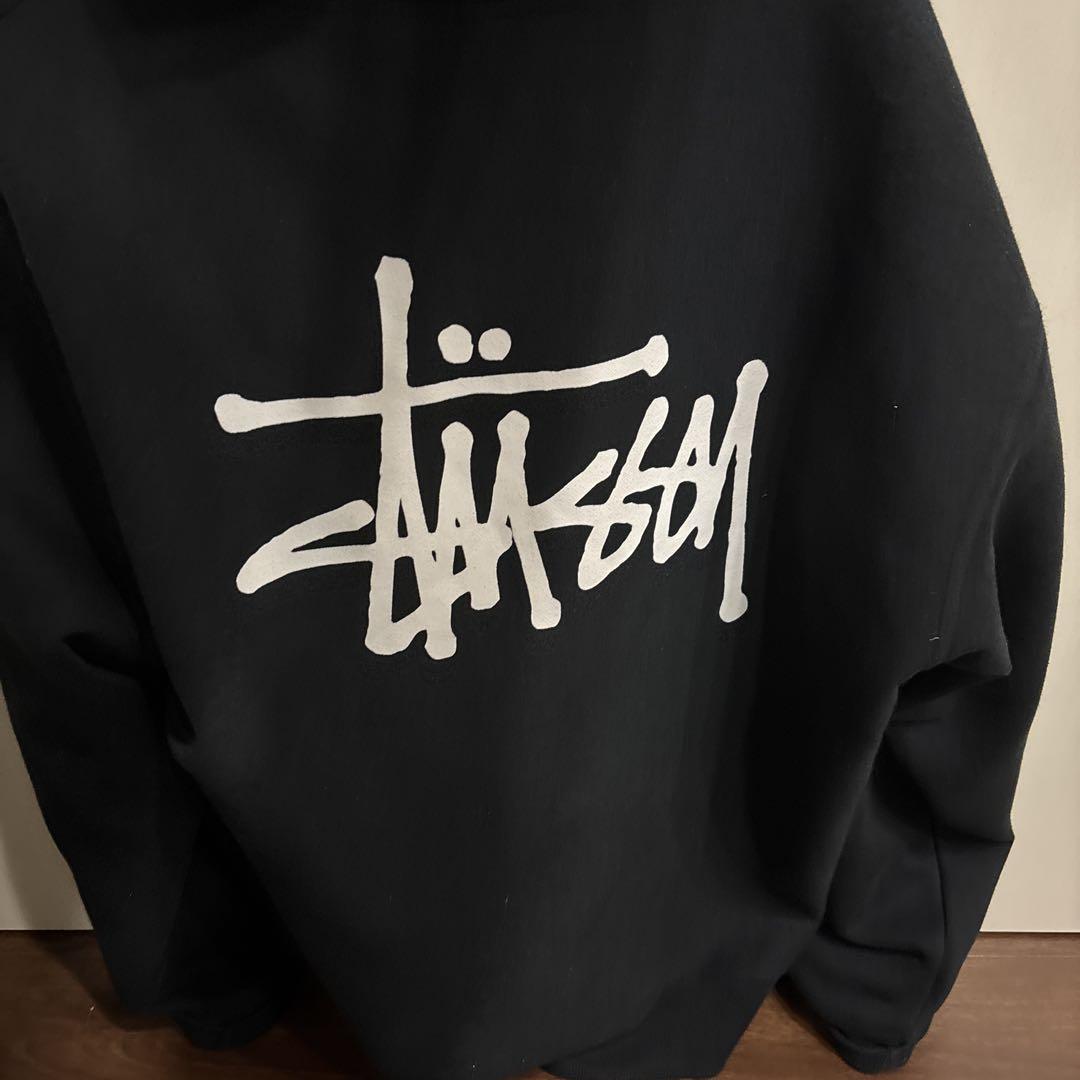 Stüssy 黒 ジップアップパーカー
