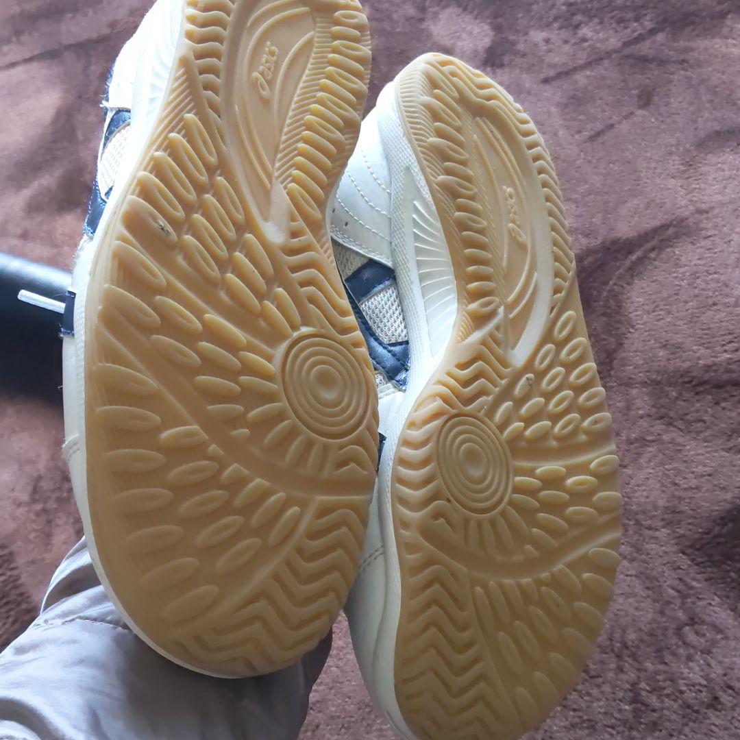 メルカリ アシックス 23 5 体育館ランニングシューズ スニーカー アシックス 1 400 中古や未使用のフリマ