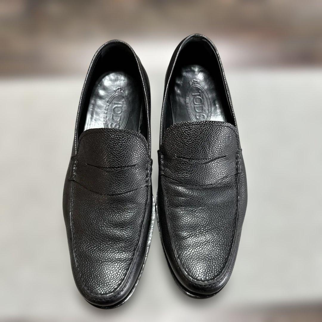 トッズ TOD’S 黒のレザースリッポンローファー トッズ TOD’S 黒のレザースリッポンローファー