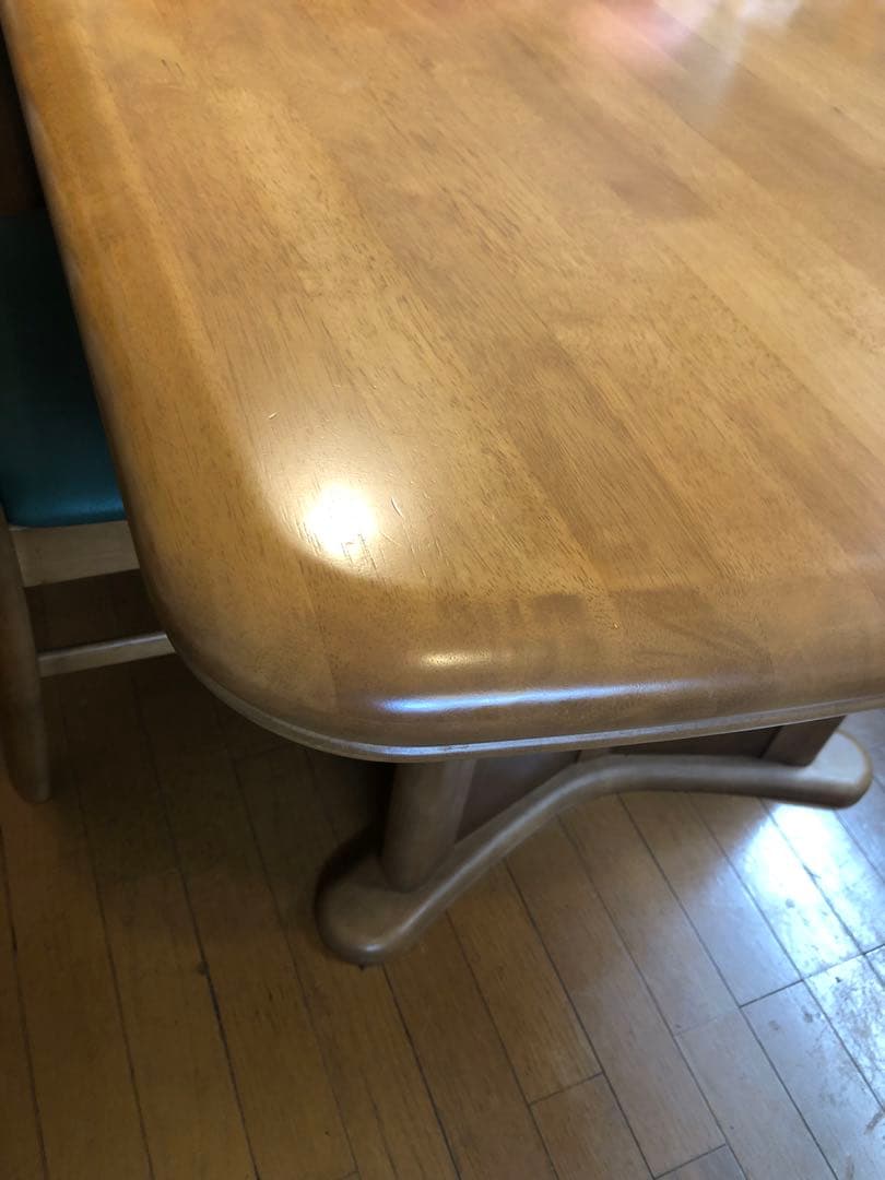 ダイニングテーブル