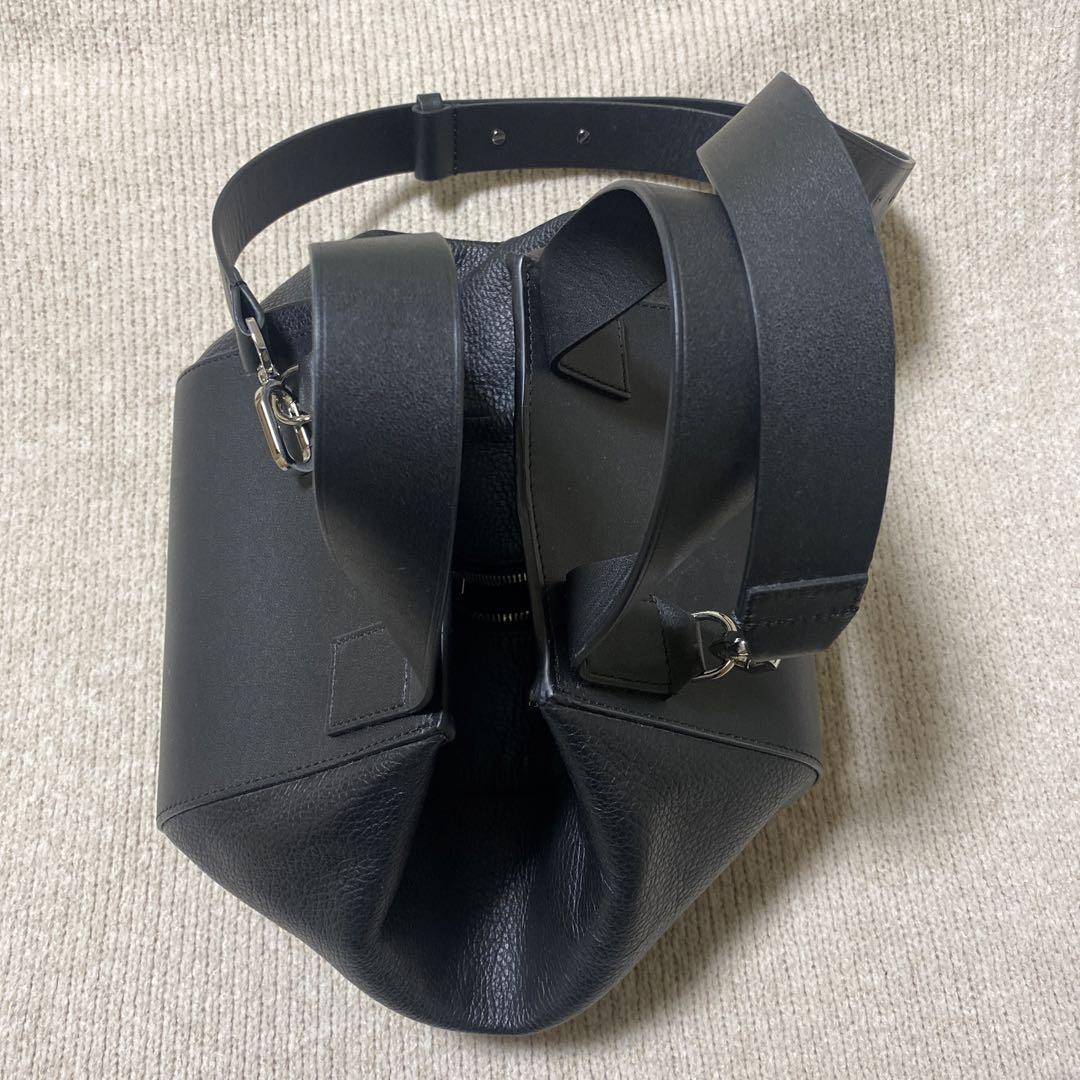 極美品 超希少 レザー ショルダーバッグ 村田蓮爾デザイン 黒 ブラック 革 黒 ショルダー バッグ ブラック ショルダー バッグ 女性