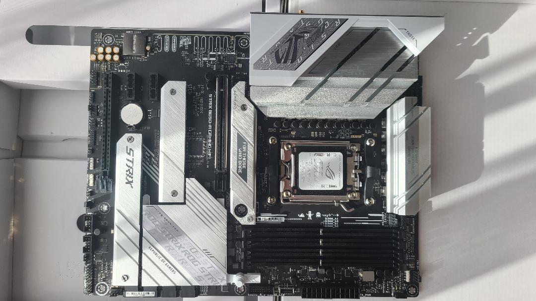 ROG STRIX B650-A GAMING WiFi マザーボード