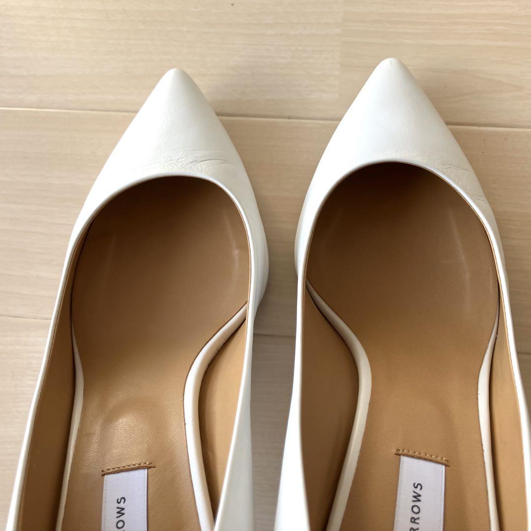 UNITED ARROWS ホワイト ポインテッドトゥ パンプス　サイズ36.5