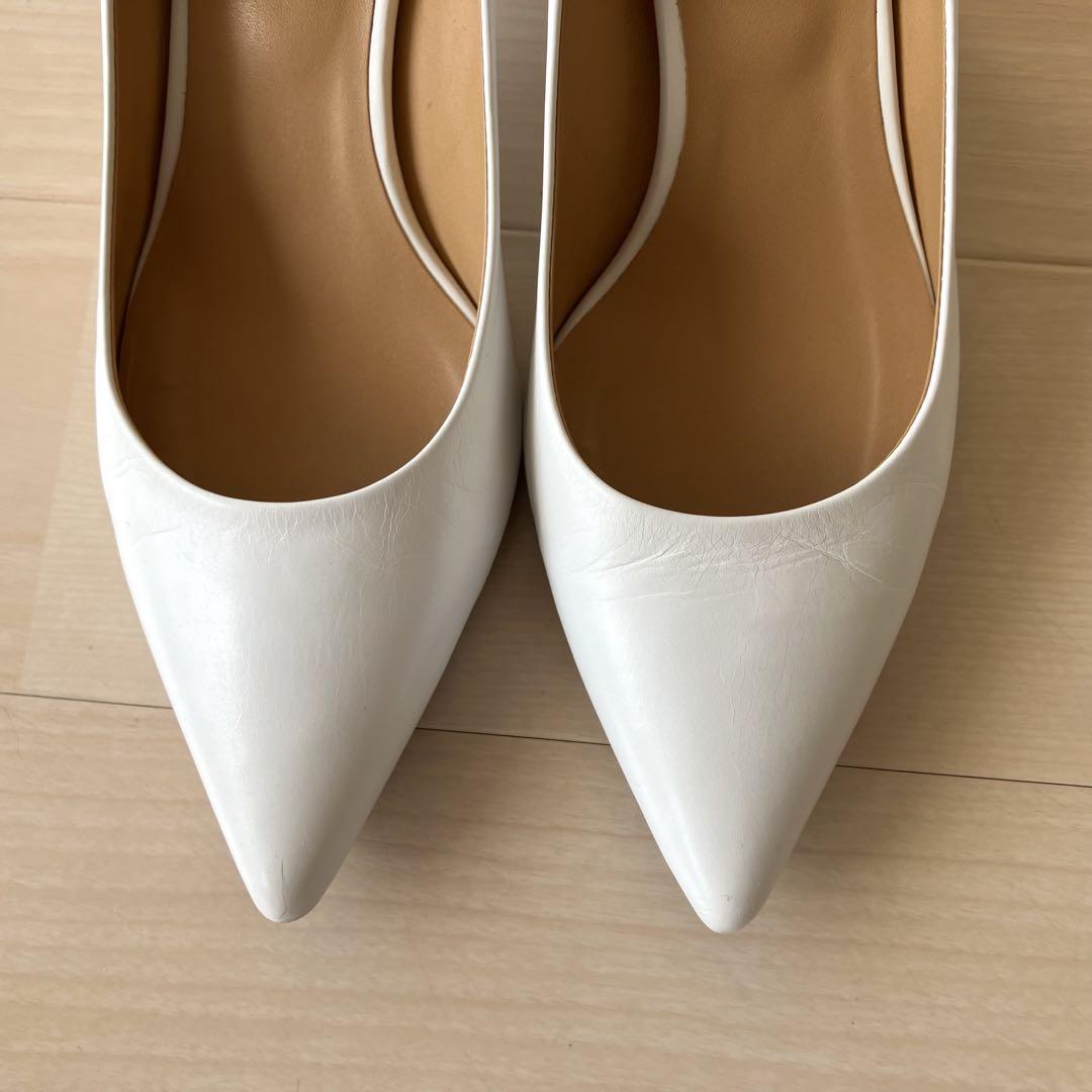UNITED ARROWS ホワイト ポインテッドトゥ パンプス　サイズ36.5