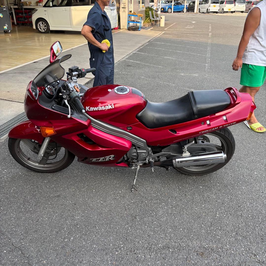 Kawasaki ZZR250 赤