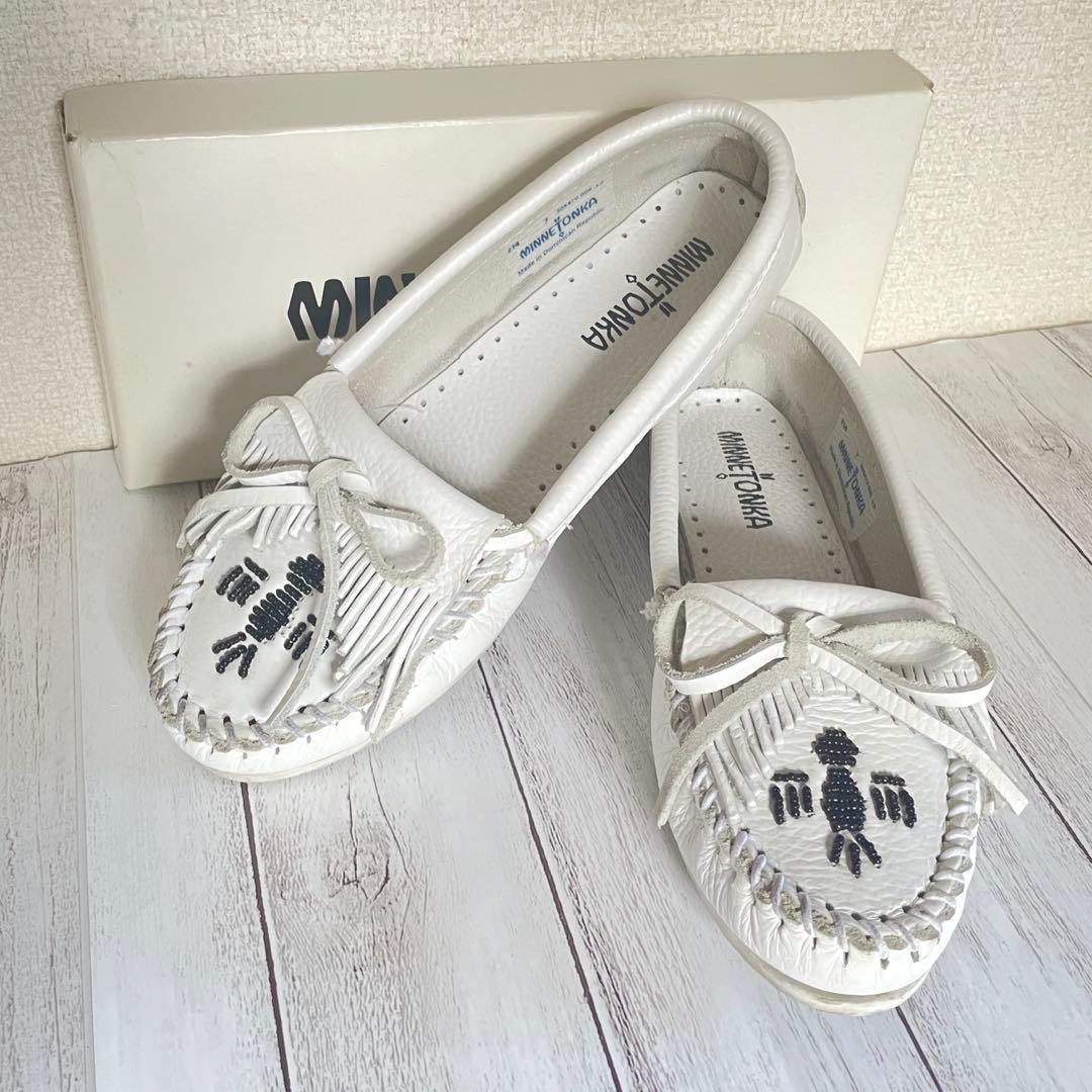 ミネトンカ 白 刺繍ビーズ 人気度ランキング adoraspa.ca