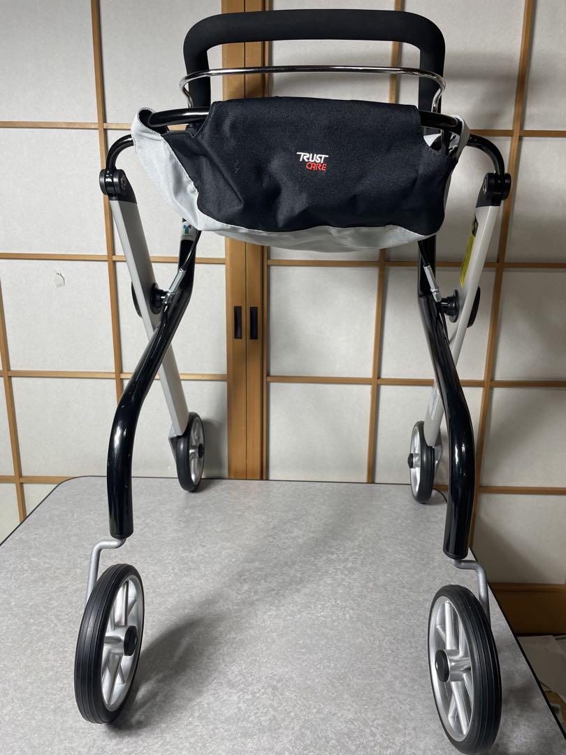 [美品]竹虎レッツゴーミニ　折りたたみ式 室内専用歩行器(トレイ無し)