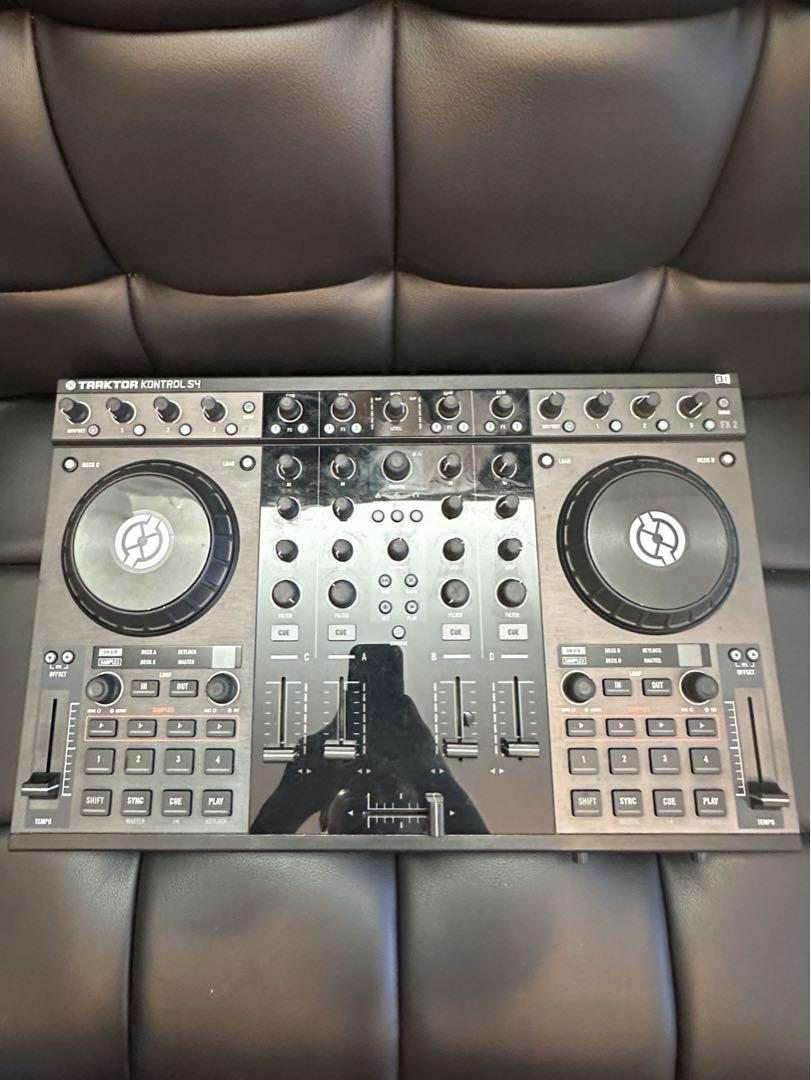 gu2様専用TRAKTOR KONTROL S4 DJコントローラー 通電確認 gu2様専用TRAKTOR KONTROL S4 DJコントローラー 通電確認
