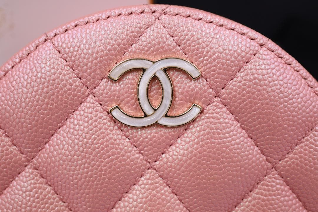 【ほぼ新品】CHANEL ピンク キャビアスキン マトラッセ ショルダーバッグ 【ほぼ新品】CHANEL ピンク キャビアスキン マトラッセ ショルダーバッグ
