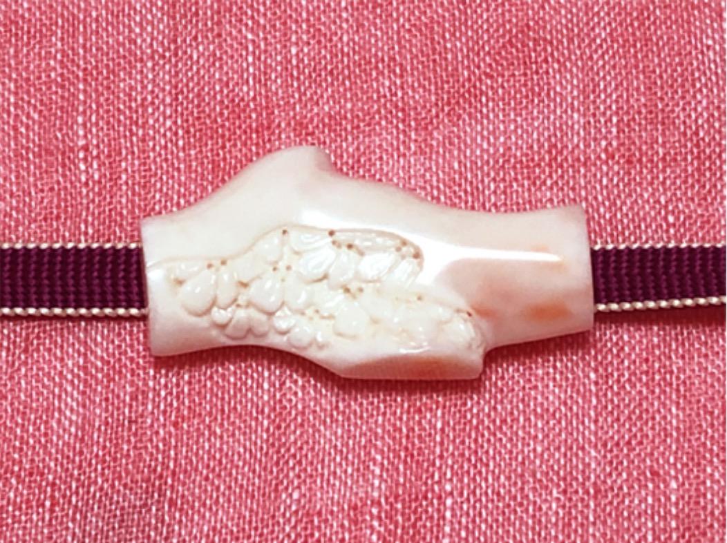 帯留め 本珊瑚 お花のカットワーク ちょっとアンティーク 上品