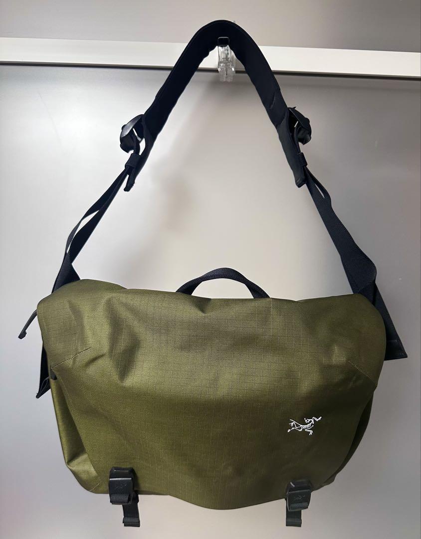 2025年冬【法人向けお歳暮】 アークテリクス GRANVILLE 廃盤カラー BAG COURIER 10 バッグ