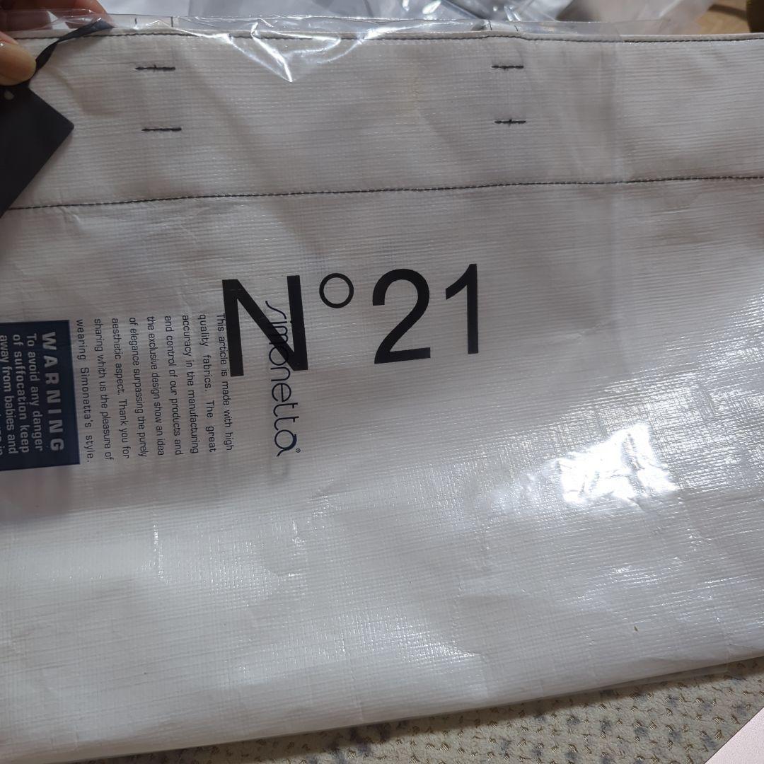 新品★N21 numero ventuno★大人もOK♪ロゴ バッグ白