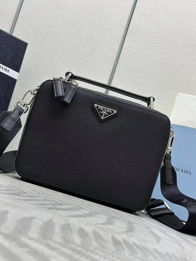 超希少 PRADA プラダ ブリック サフィアーノレザーバッグ