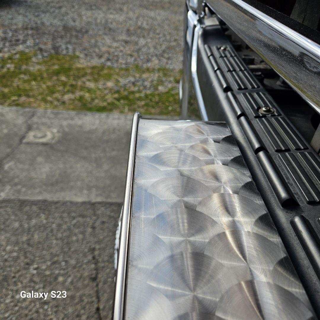 大型車ナンバープレート枠 バイザーウロコ