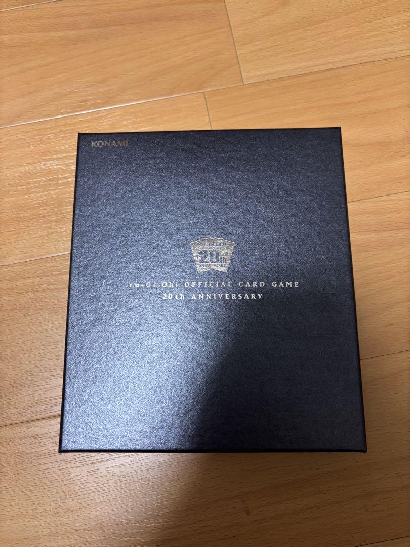青眼の白龍20thANNIVERSARY SILVER EDITION（純銀製）