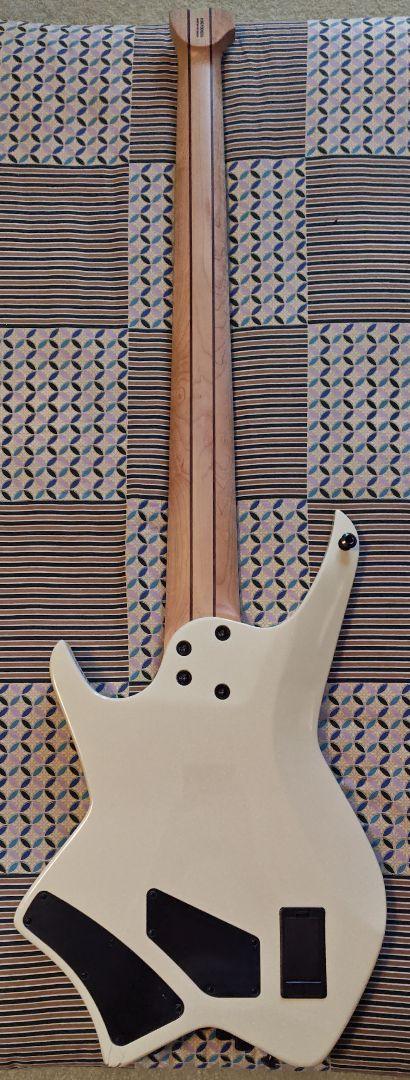 [中古]HEX Guitars NB505 Ivory 5弦ベース(キズあり)
