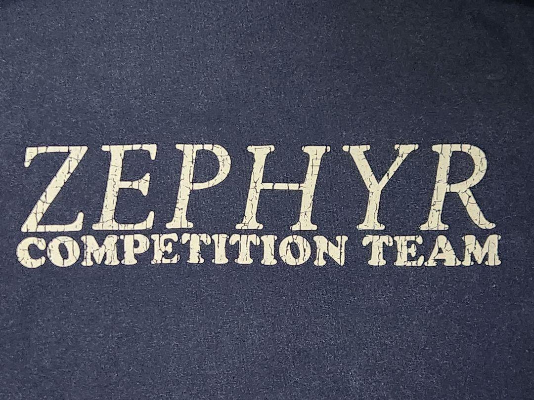 ZEPHYR COMPETITION TEAM 刺繍ロゴ ロンT バックプリント