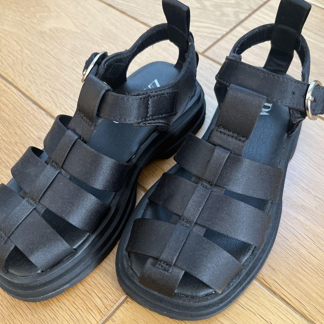 ルカルリ ZARA♡グルカサンダル18.5センチ - メルカリ