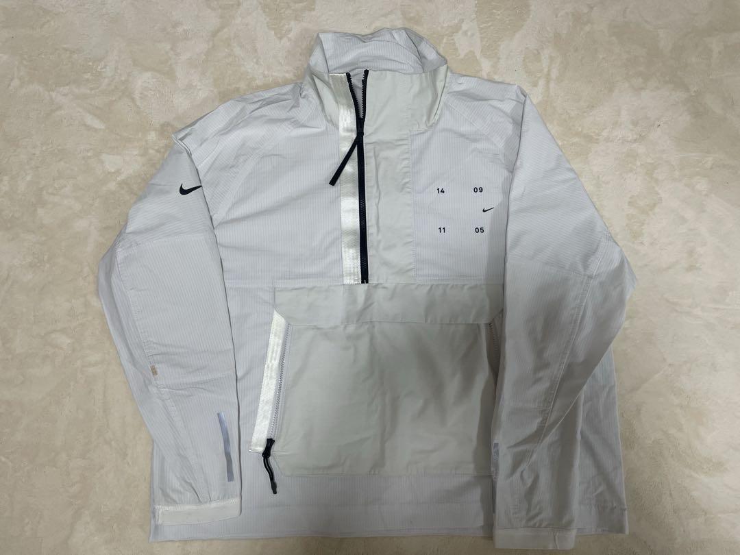 Nike ホワイト　プルオーバー　ジャージ