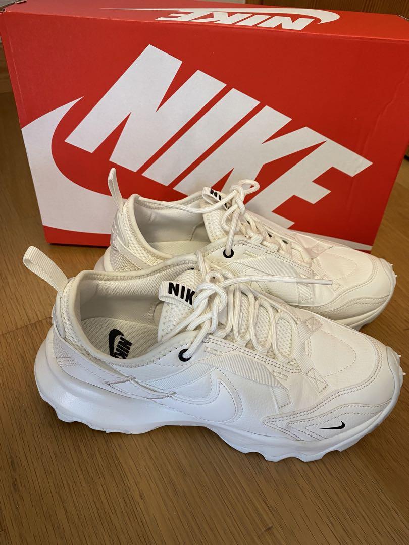 NIKE レディーススニーカー　人気⭐️TC7900 美品