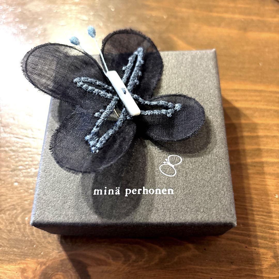 mina perhonen　ミナペルホネン　ブローチ　ちょうちょ
