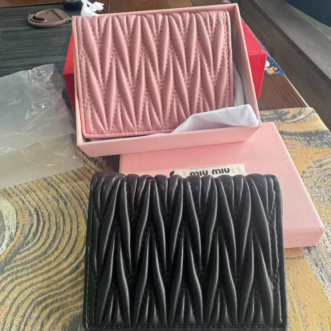 【美品】miu miu ミュウミュ キルティング 二つ折り財布 ピンク／ブラック