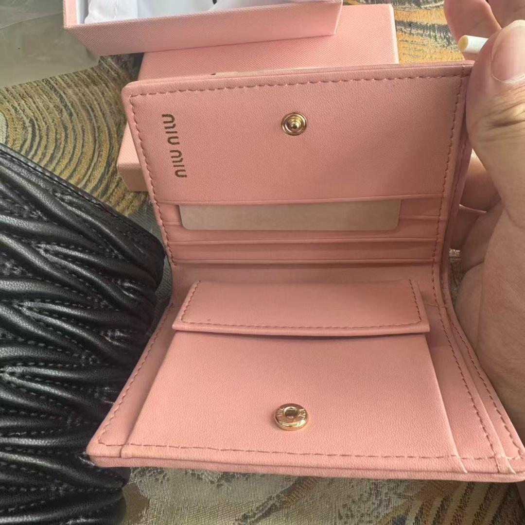 【美品】miu miu ミュウミュ キルティング 二つ折り財布 ピンク／ブラック