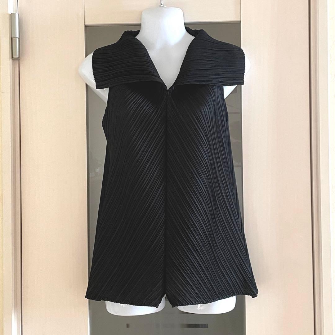 プリーツプリーズ ノースリーブ トップス 襟付きシャツ ベストFREE SIZE・PLEATS PLEASE