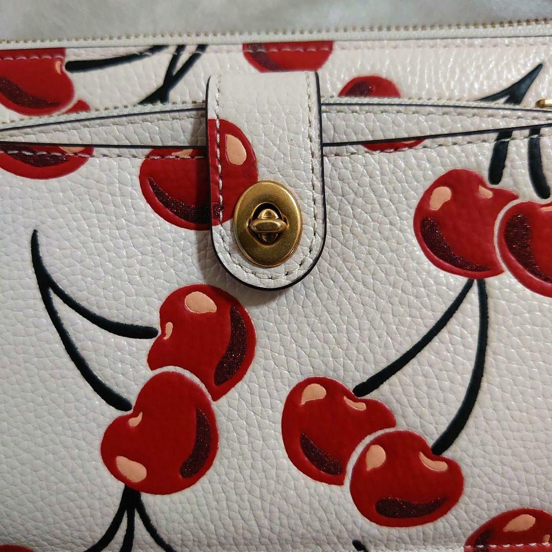 新品 COACH コーチ ノアポップメッセンジャーウィズチェリー