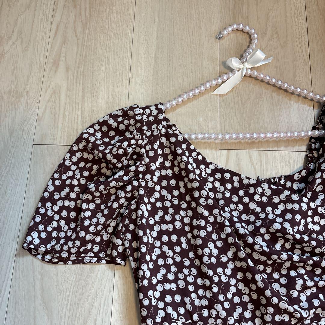 ワンピース Cherry Pattern Cache-Coeur One-Piece