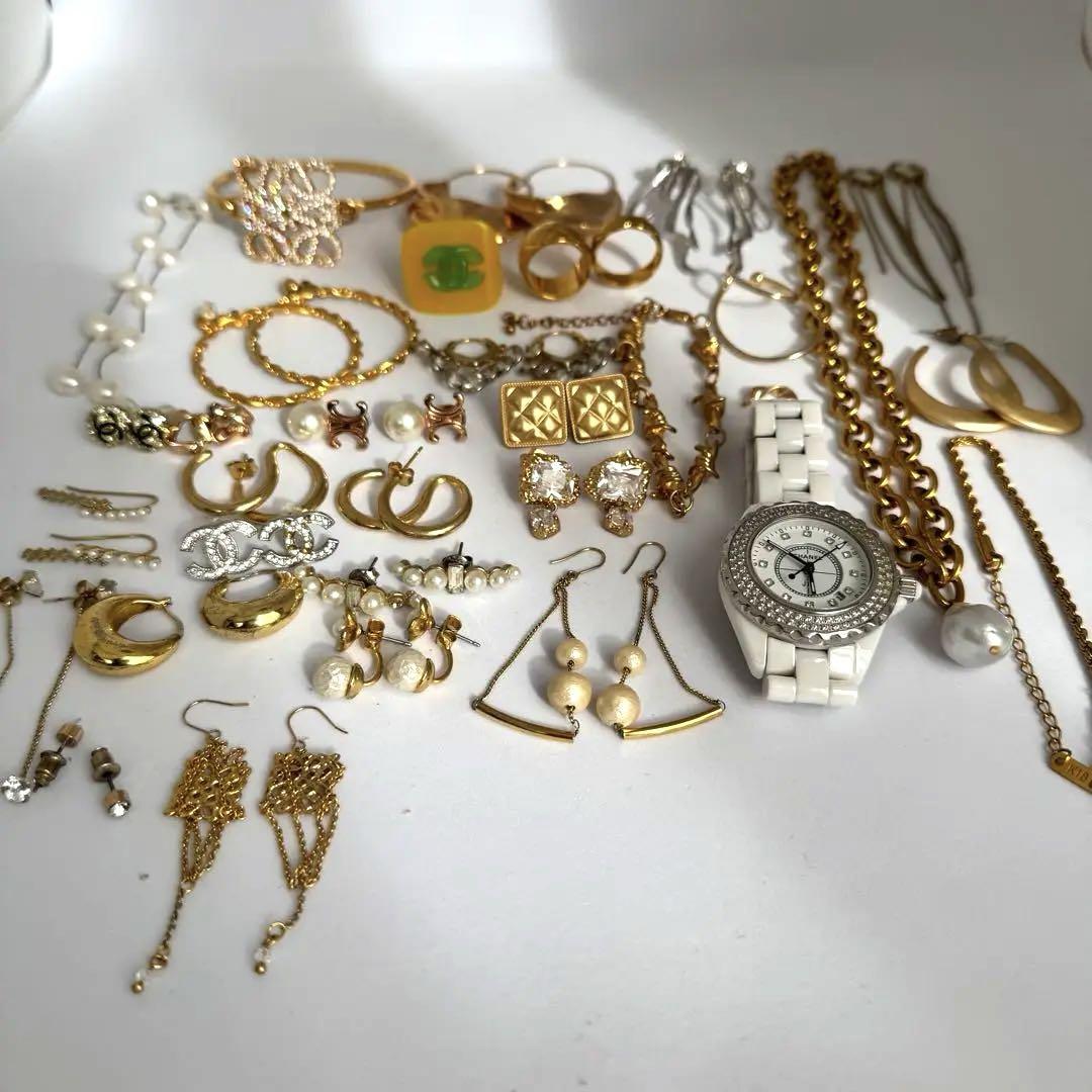 まとめ売り！アクセサリーセット（ゴールド・シルバー・時計付き）ピアス、リング等