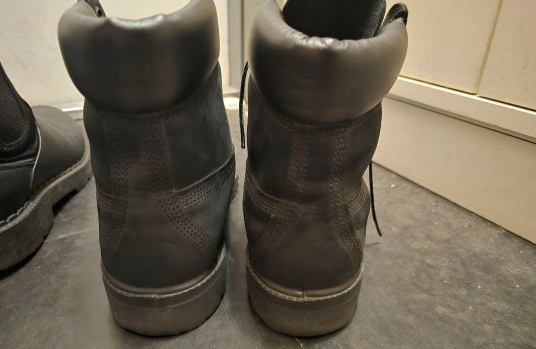黒ブーツ ウォータープルーフ